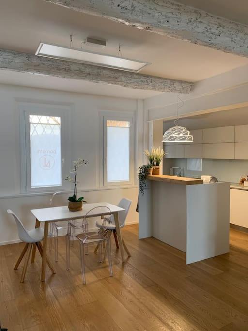 Interno4Home: In Centro Storico Con Posto Auto Ferrara Exteriér fotografie